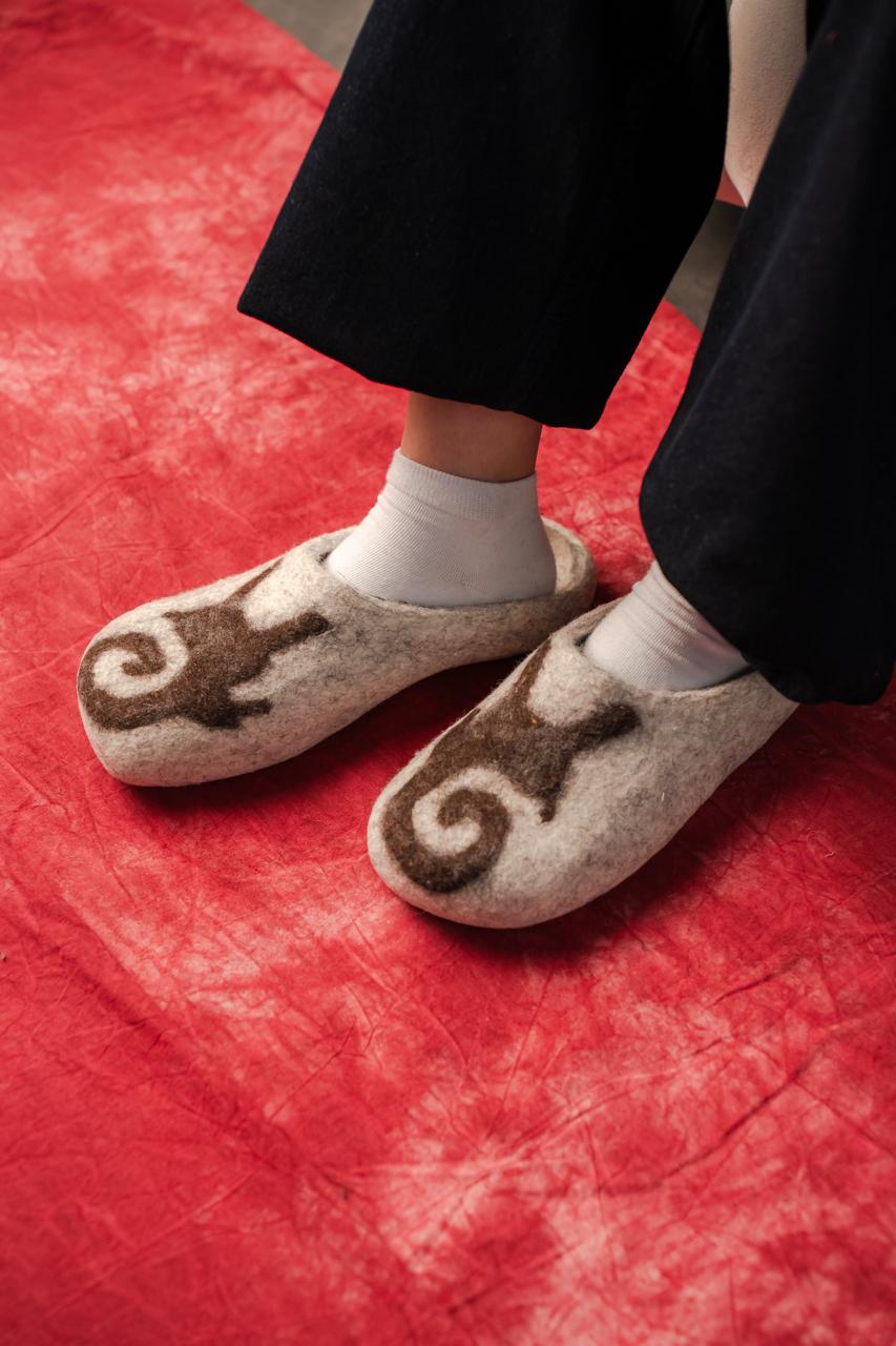Handmade Eco Merino Wool Slippers – Nomad Symbol Slippers (Light Gray with Brown Pattern) | 100% Wool | Sizes EU 39–45