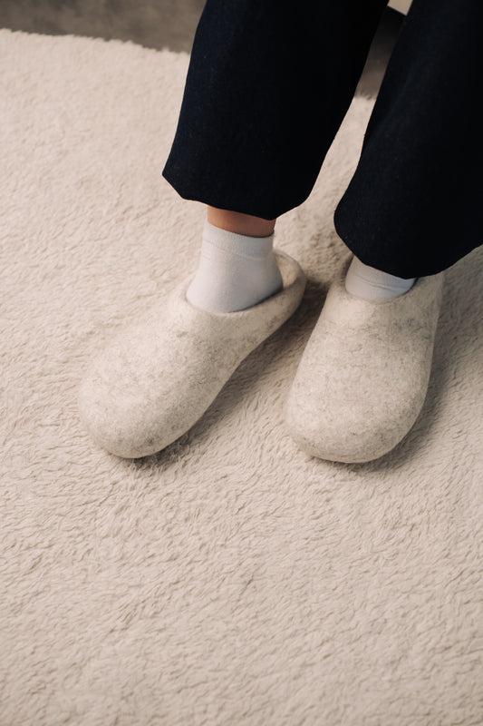 Minimalist Off-White Slippers | 100% Wool | Sizes EU 38–43
