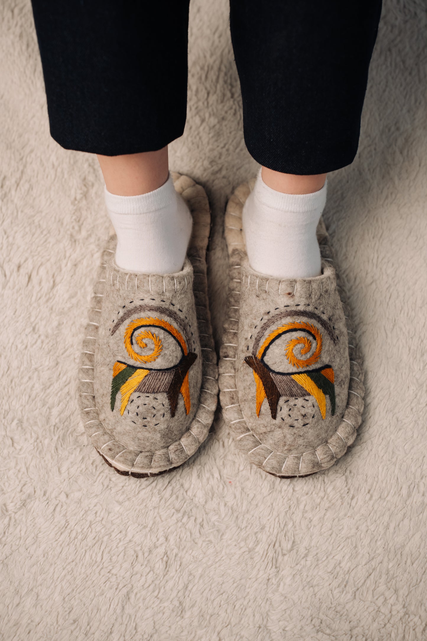 Embroidered Slippers with Spiral Goat Horn (Natural Wool with Color Embroidery) | 100% Wool | Sizes EU 39–45