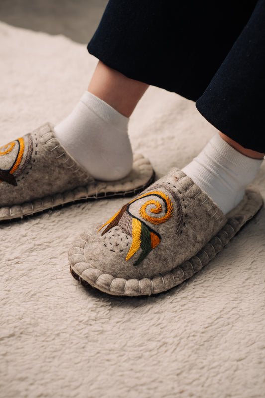 Embroidered Slippers with Spiral Goat Horn (Natural Wool with Color Embroidery) | 100% Wool | Sizes EU 38–43