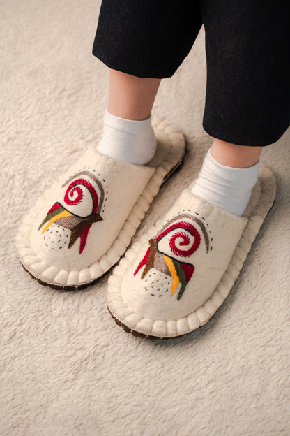 Embroidered White Slippers with Red Spiral Goat Horn | 100% Wool | Sizes EU 39–45
