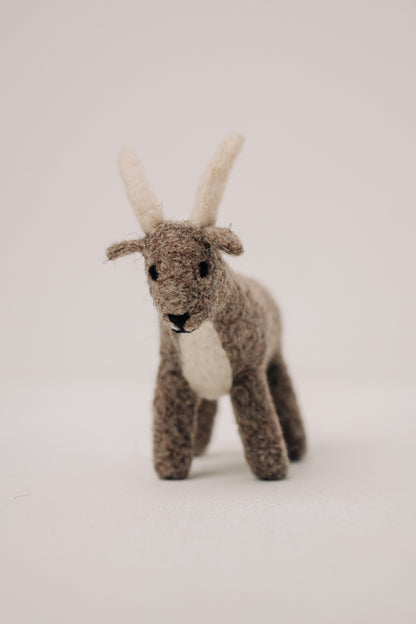 Mountain Goat – Symbol of Strength and Resilience