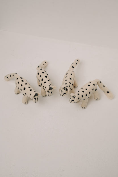 Snow Leopard – Symbol of Grace and Inner Power