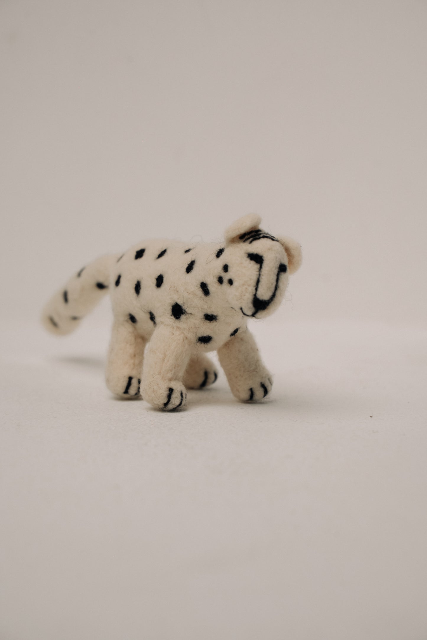 Snow Leopard – Symbol of Grace and Inner Power